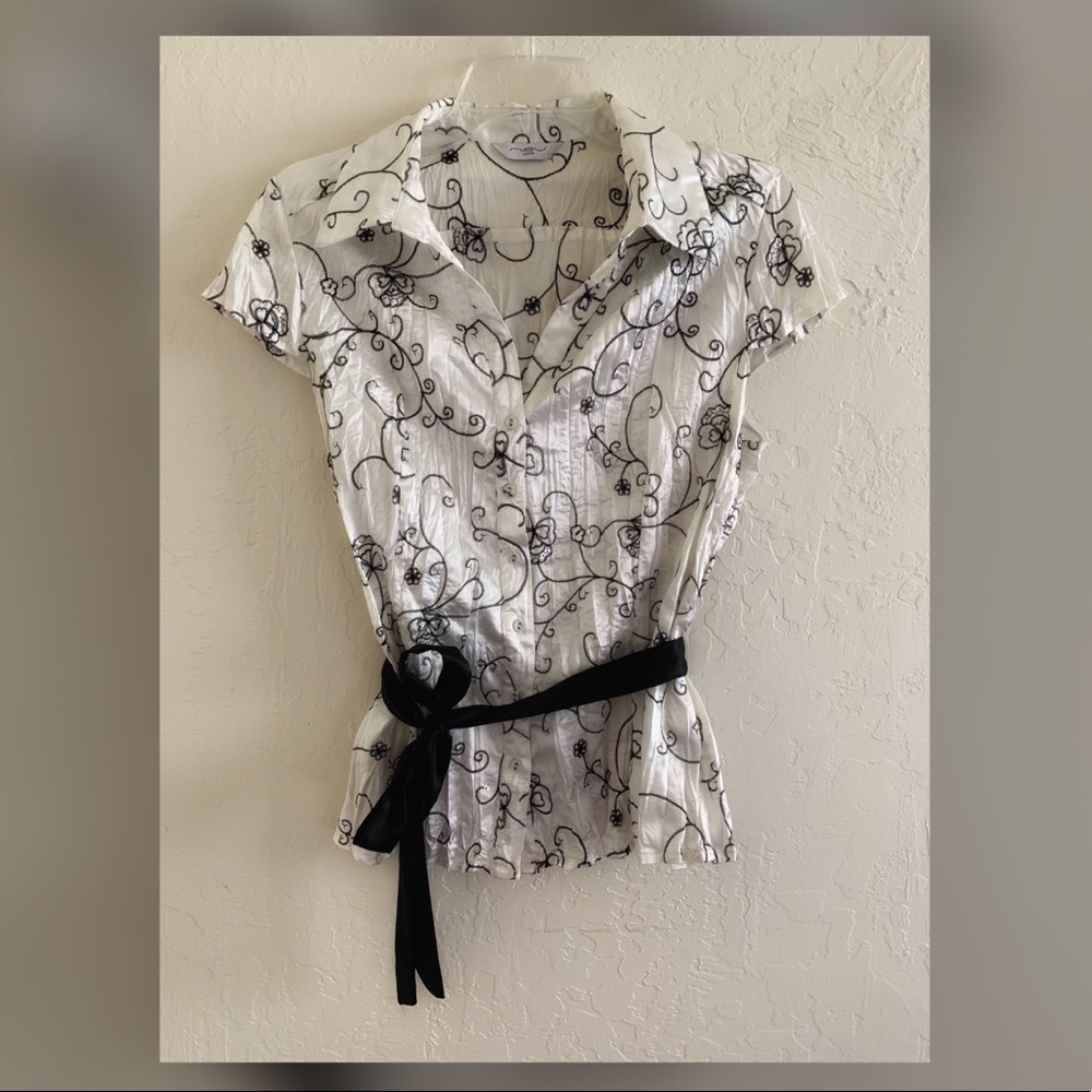 🏴󠁧󠁢󠁥󠁮󠁧󠁿 Neu Look Blouse (A-24)